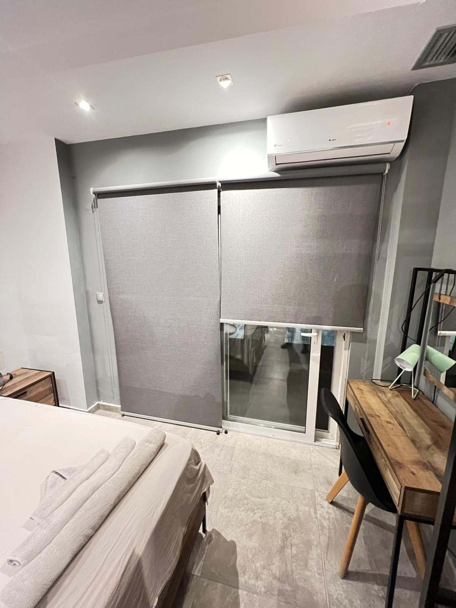 Modern Apartment In The Heart Of The City 亚历山德鲁波利斯 外观 照片