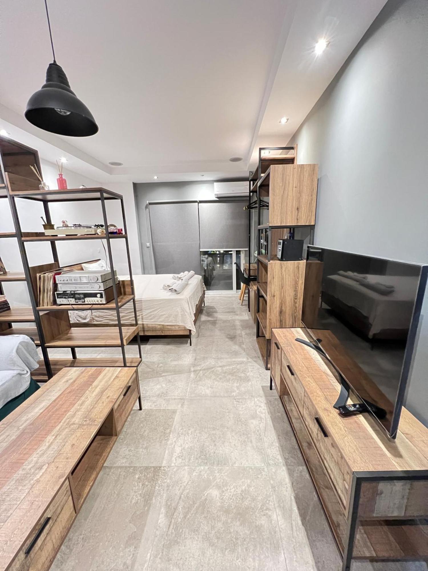 Modern Apartment In The Heart Of The City 亚历山德鲁波利斯 外观 照片